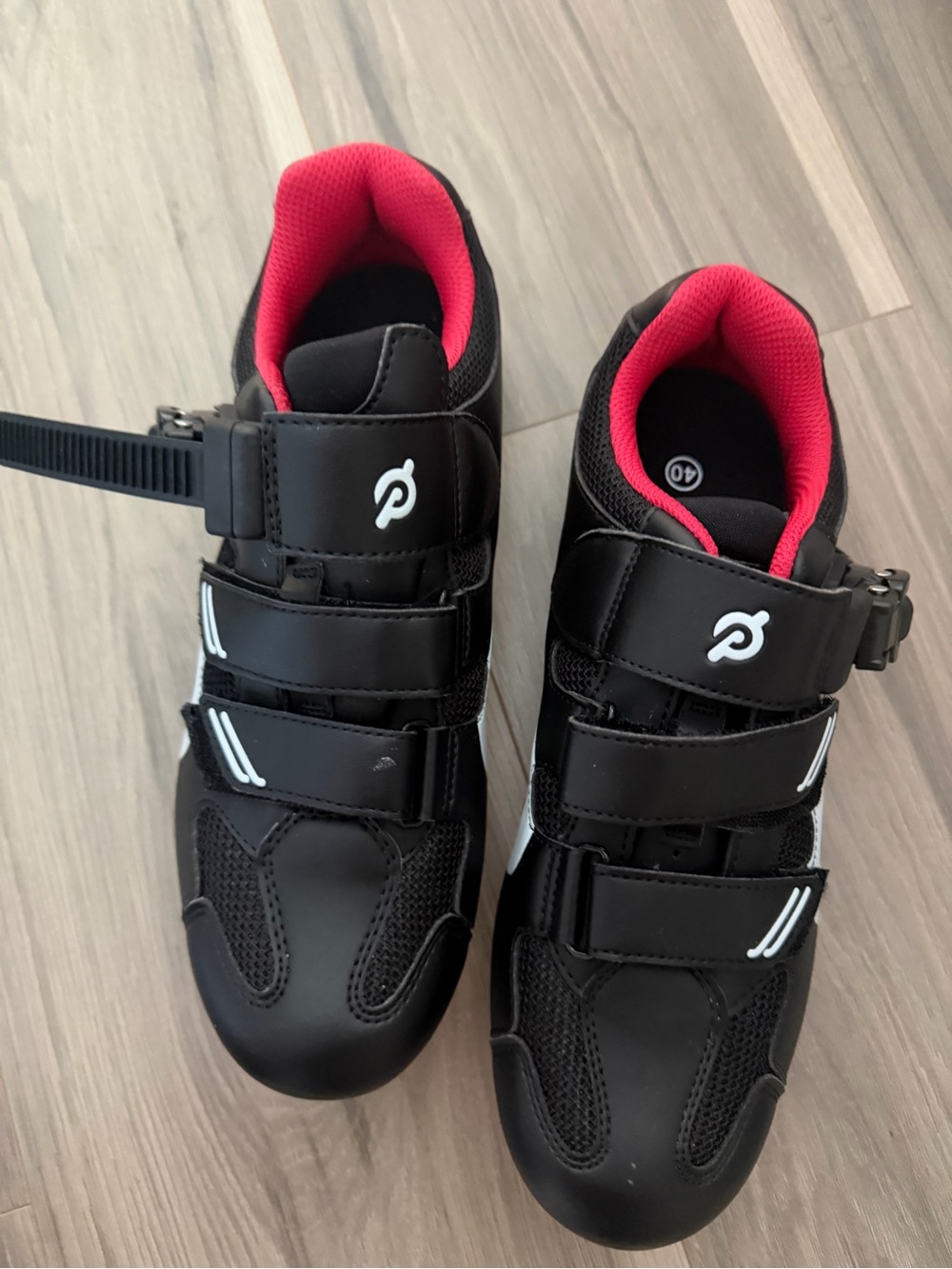 Peloton women  Black and red Cycling Sneakers with Triple Strap
